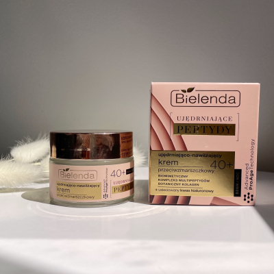 Антивіковий зволожуючий крем 40+ « Firming Peptides » Bielenda