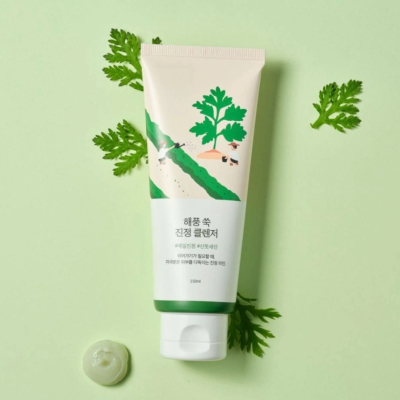 Заспокійлива очищуюча пінка з морським полином ROUND LAB Mugwort Calming Cleanser 150мл